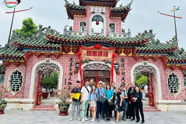 กลุ่มลูกค้าเที่ยวภาคกลางของเวียดนาม